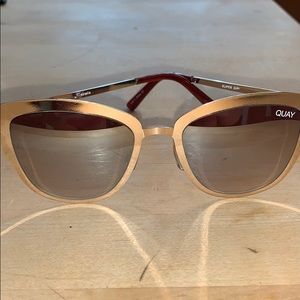 QUAY NWOT SUNGLASSES